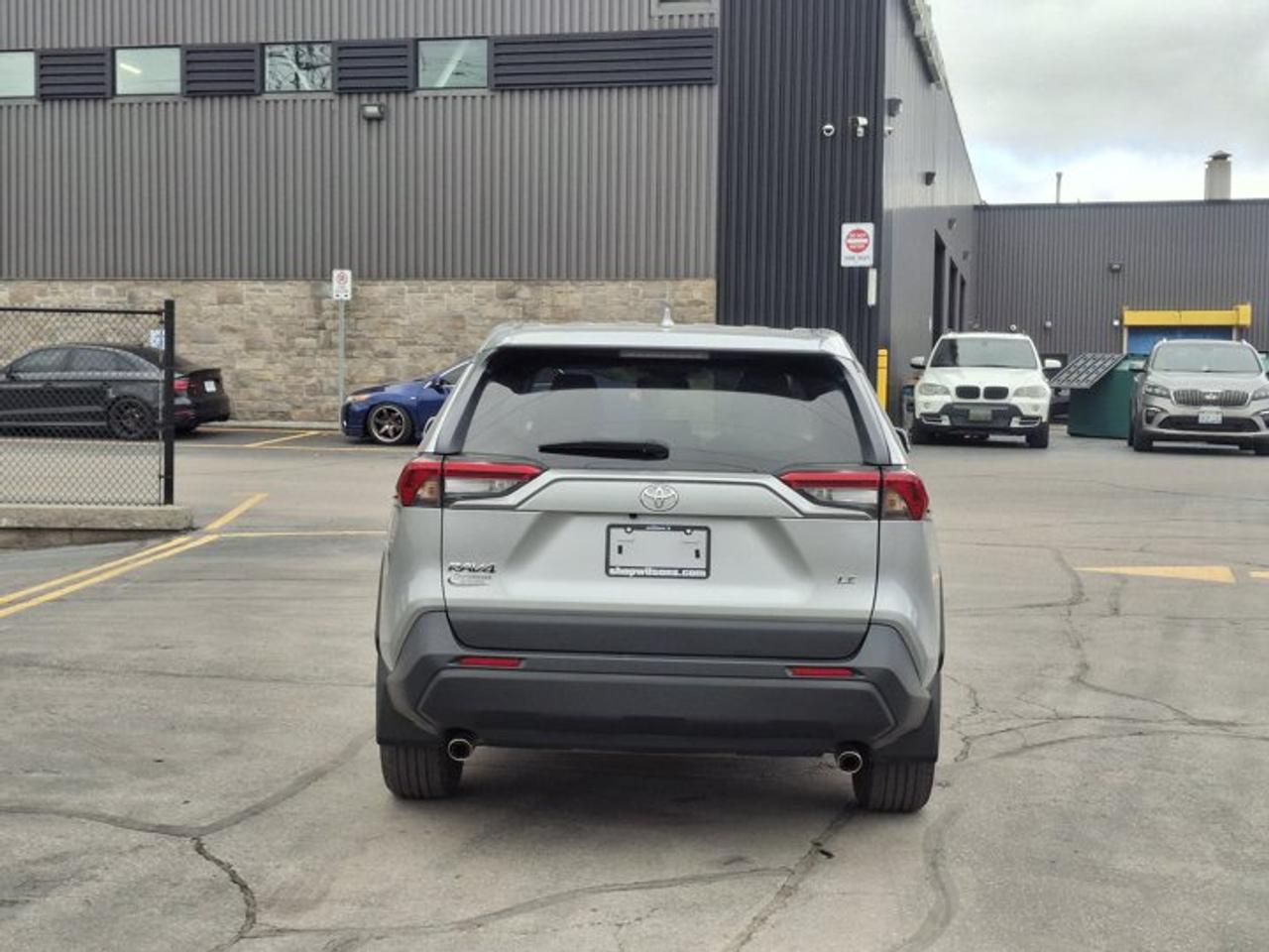 2022 Toyota RAV4 LE | Radar Cruise | Heated Seats | CarPlay + Android | and More ! Photo2