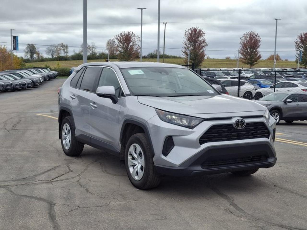 2022 Toyota RAV4 LE | Radar Cruise | Heated Seats | CarPlay + Android | and More ! Photo