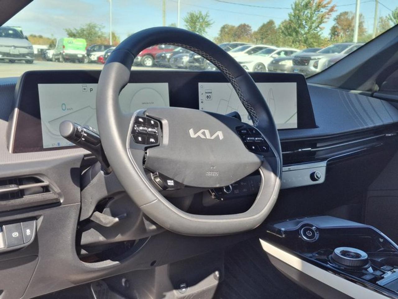 2024 Kia EV6 Land w/GT-Line Pkg 1 AWD | Leather | Heated Seats + Steering | Blind Spot Monitor | and More ! Photo