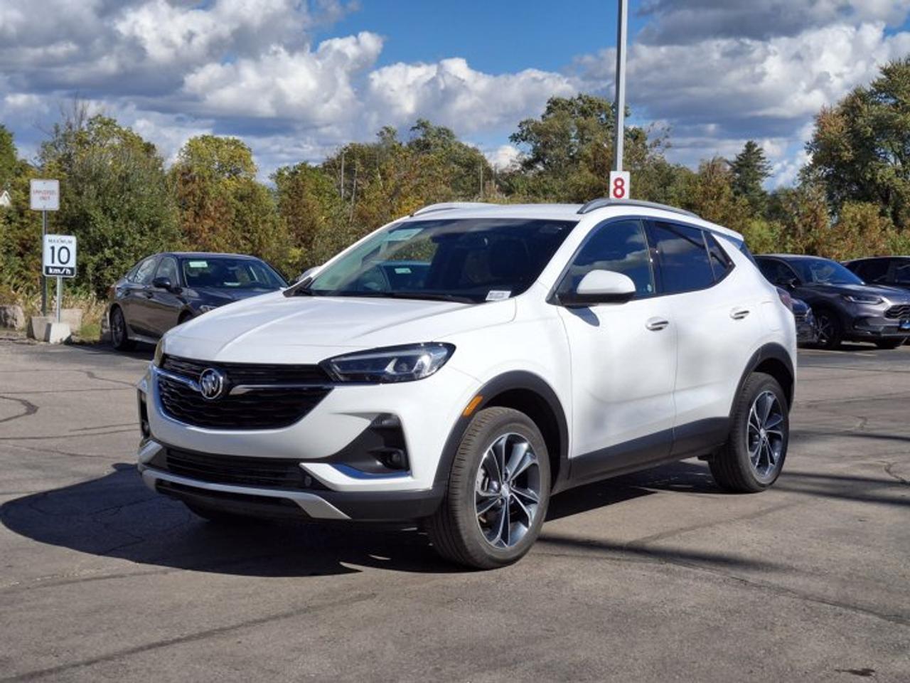2022 Buick Encore GX Essence AWD | Leather | Heated Seats + Steering | Power Liftgate | Lane Keep Assist | and More ! Photo