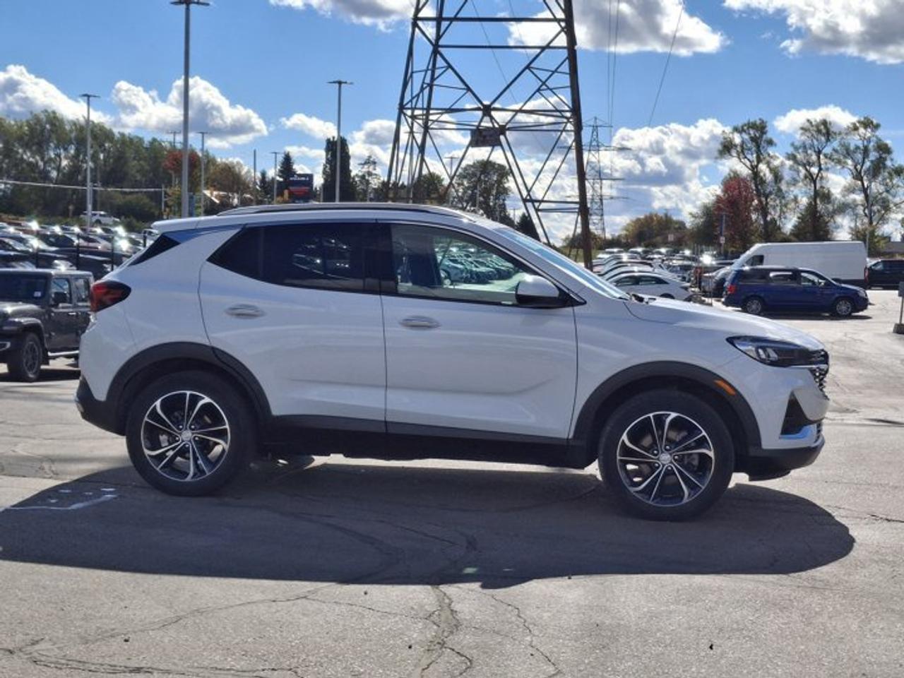 2022 Buick Encore GX Essence AWD | Leather | Heated Seats + Steering | Power Liftgate | Lane Keep Assist | and More ! Photo