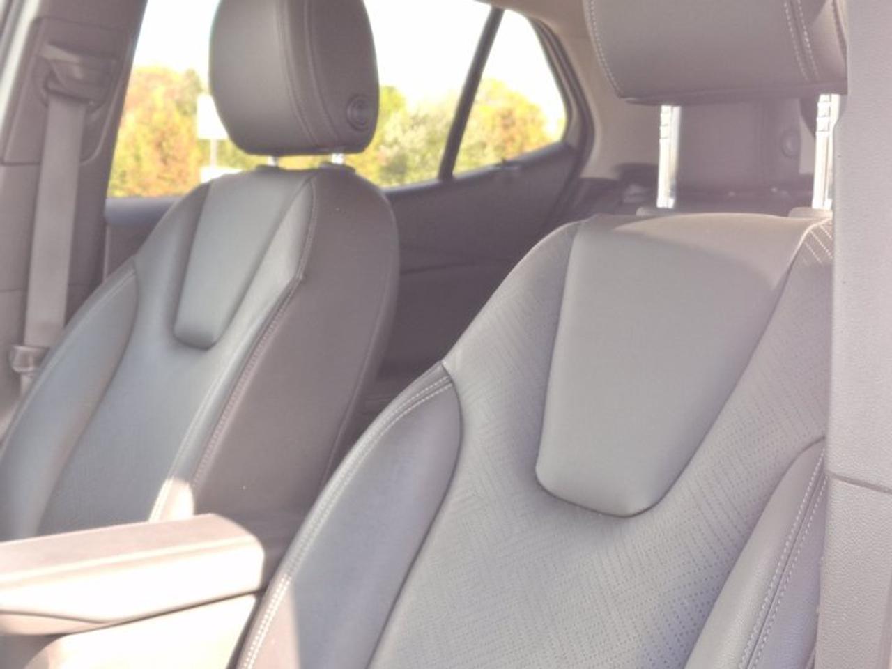 2022 Buick Encore GX Essence AWD | Leather | Heated Seats + Steering | Power Liftgate | Lane Keep Assist | and More ! Photo