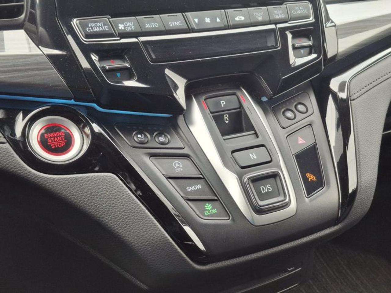 2024 Honda Odyssey Touring | Leather | Sunroof | Nav | DVD | Cooled + Heated Seats | Heated Wheel | CarPlay & More ! Photo