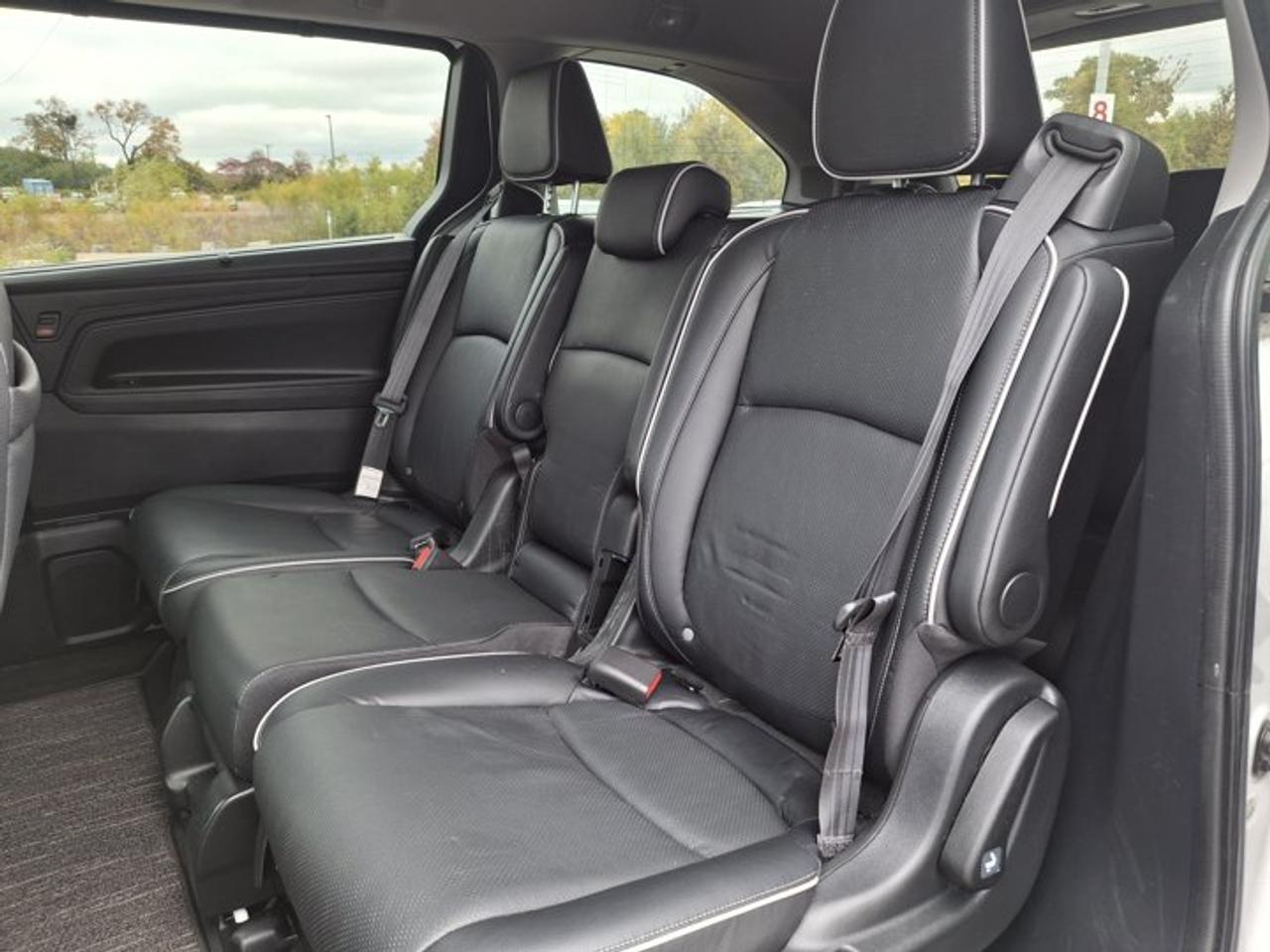 2024 Honda Odyssey Touring | Leather | Sunroof | Nav | DVD | Cooled + Heated Seats | Heated Wheel | CarPlay & More ! Photo