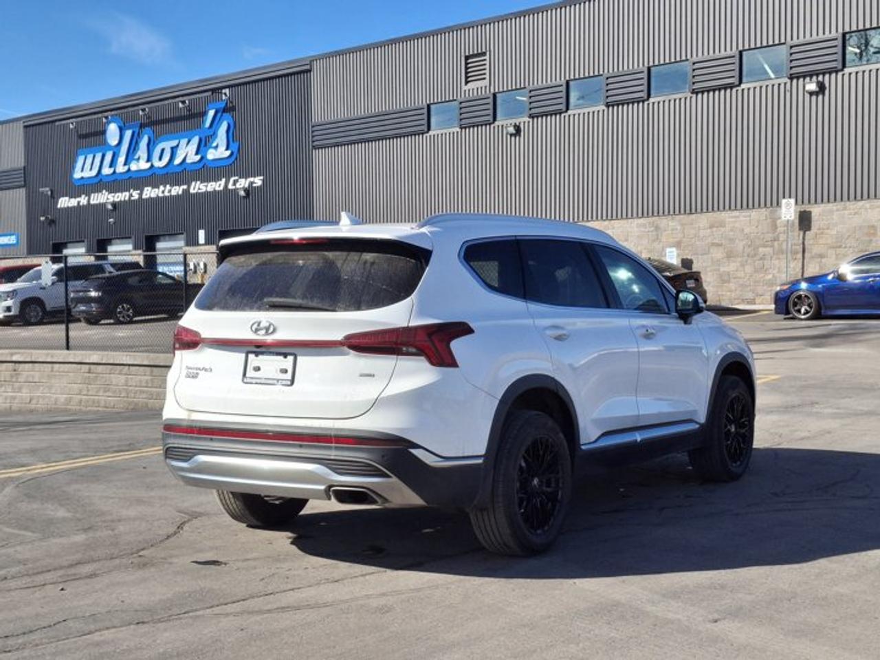2023 Hyundai Santa Fe Preferred Trend AWD | Leather | Sunroof | Adaptive Cruise | Heated Wheel + Seats | Power Seat & More Photo4