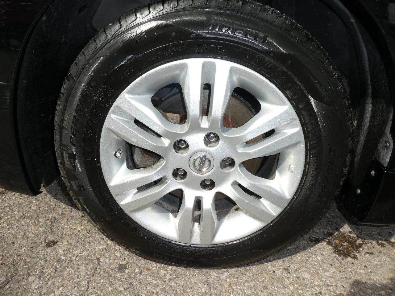 2011 Nissan Altima SLE LEATHER SUNROOF Photo