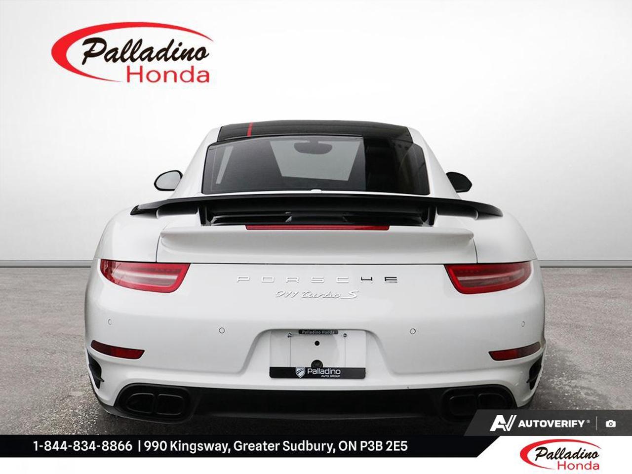 2015 Porsche 911 Turbo S Photo