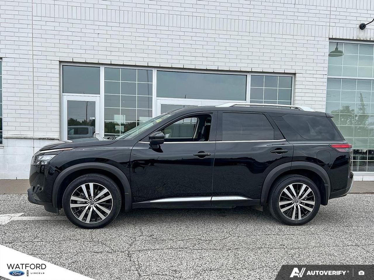 2025 Nissan Pathfinder Platinum 4WD Photo