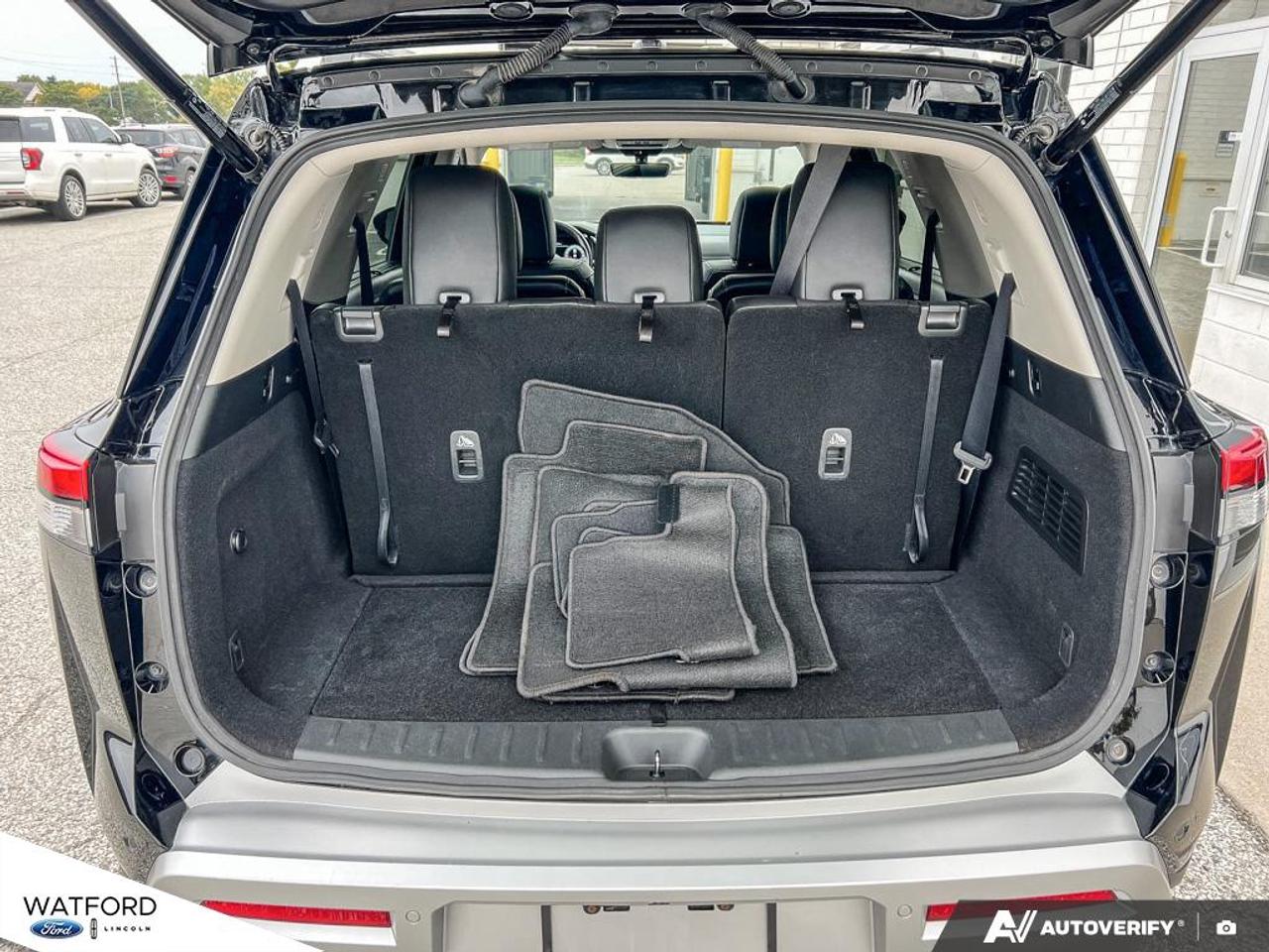 2025 Nissan Pathfinder Platinum 4WD Photo