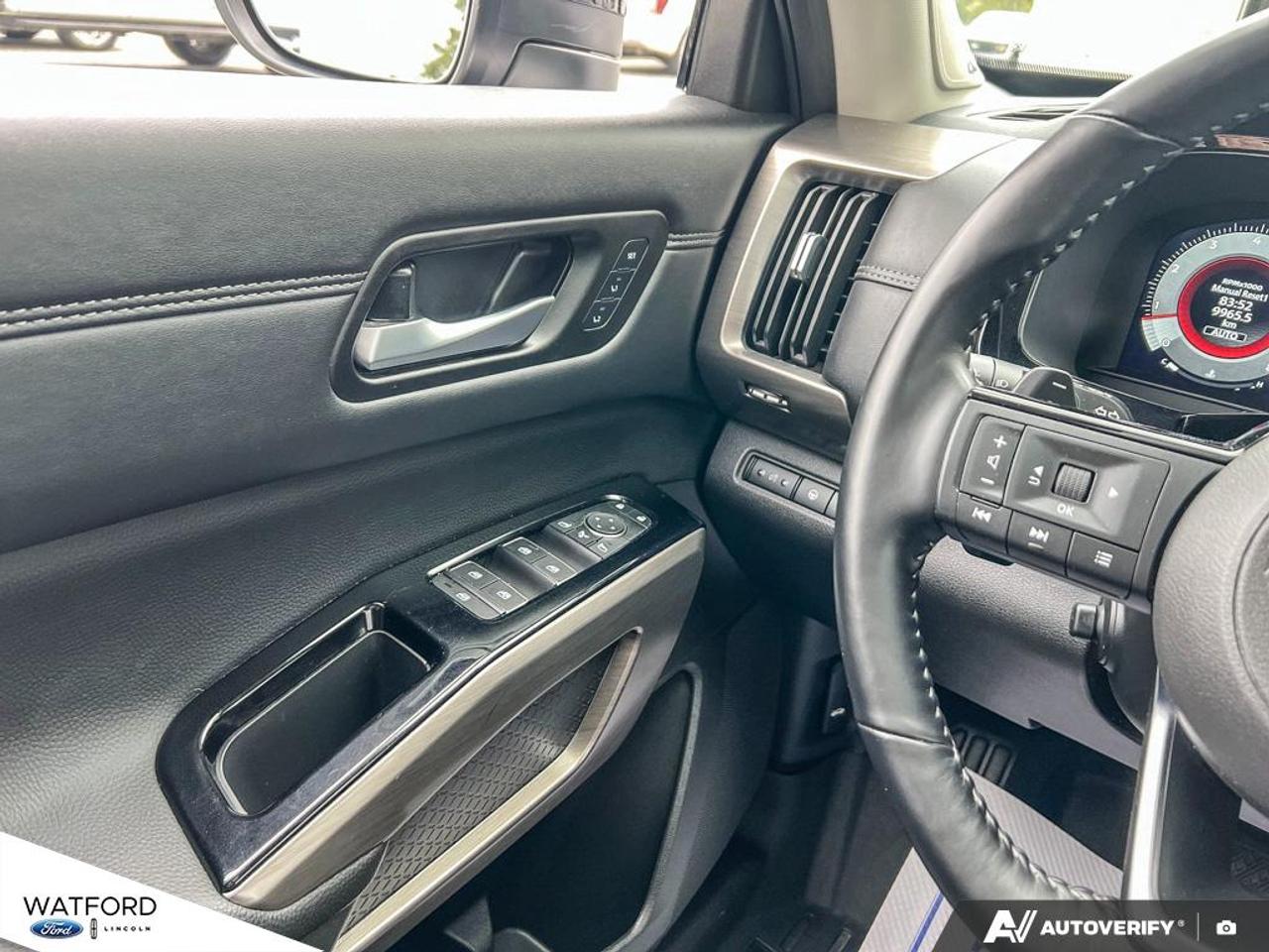 2025 Nissan Pathfinder Platinum 4WD Photo