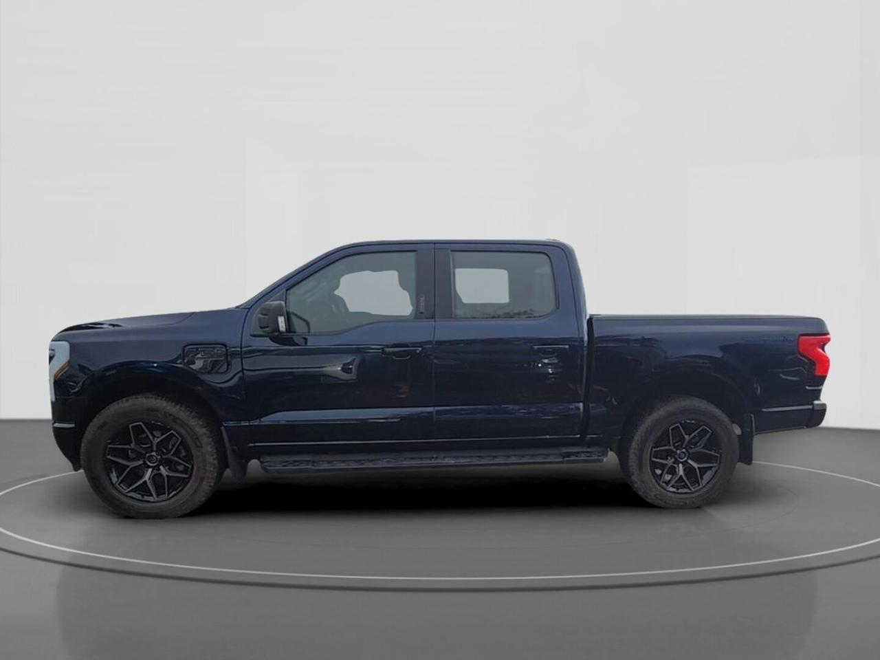 2023 Ford F-150 Lightning XLT Photo4