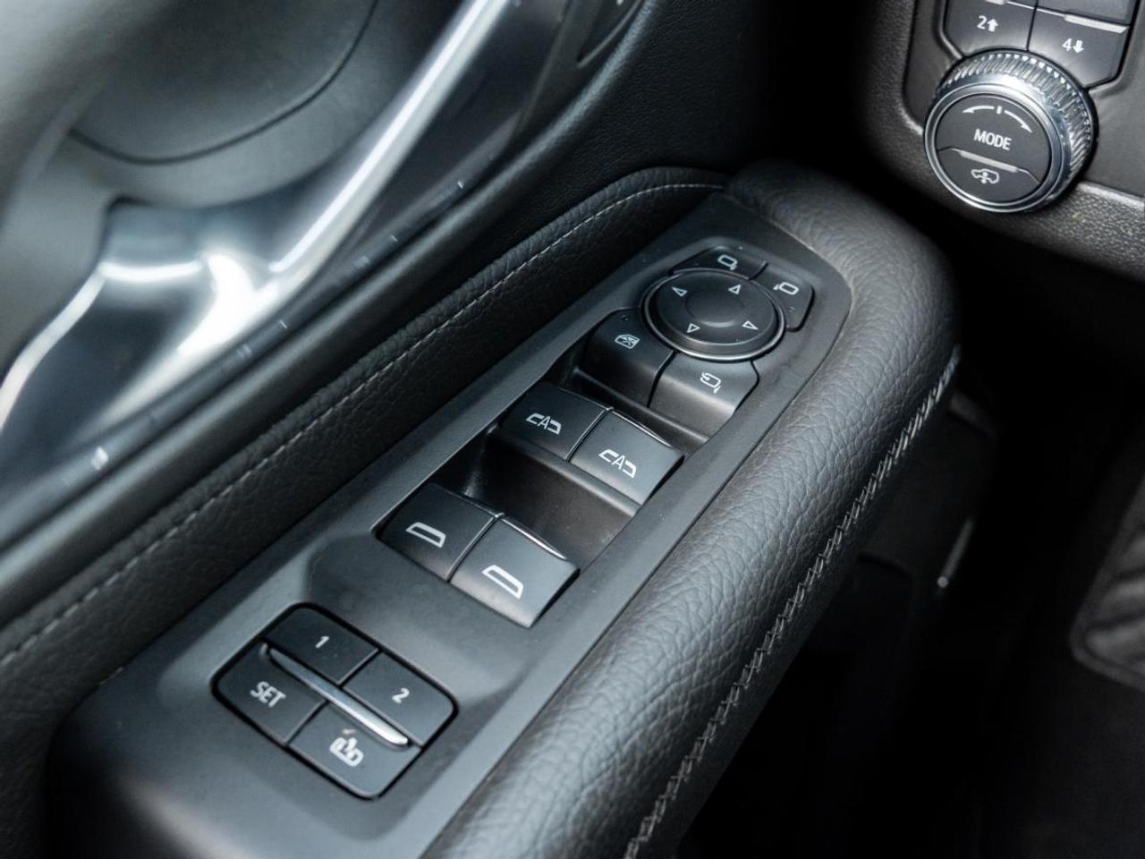 2024 GMC Yukon Denali Photo