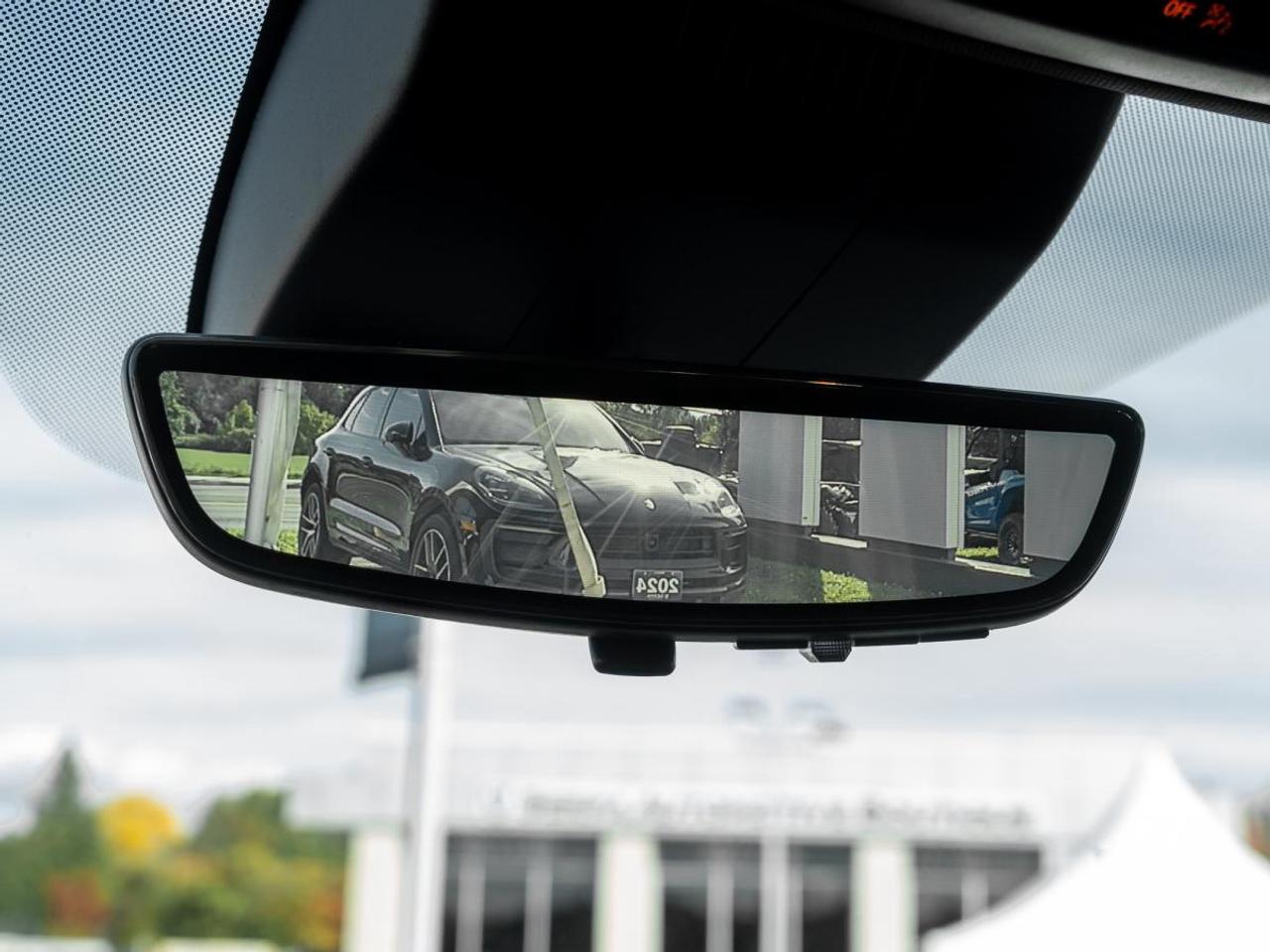 2024 GMC Yukon Denali Photo