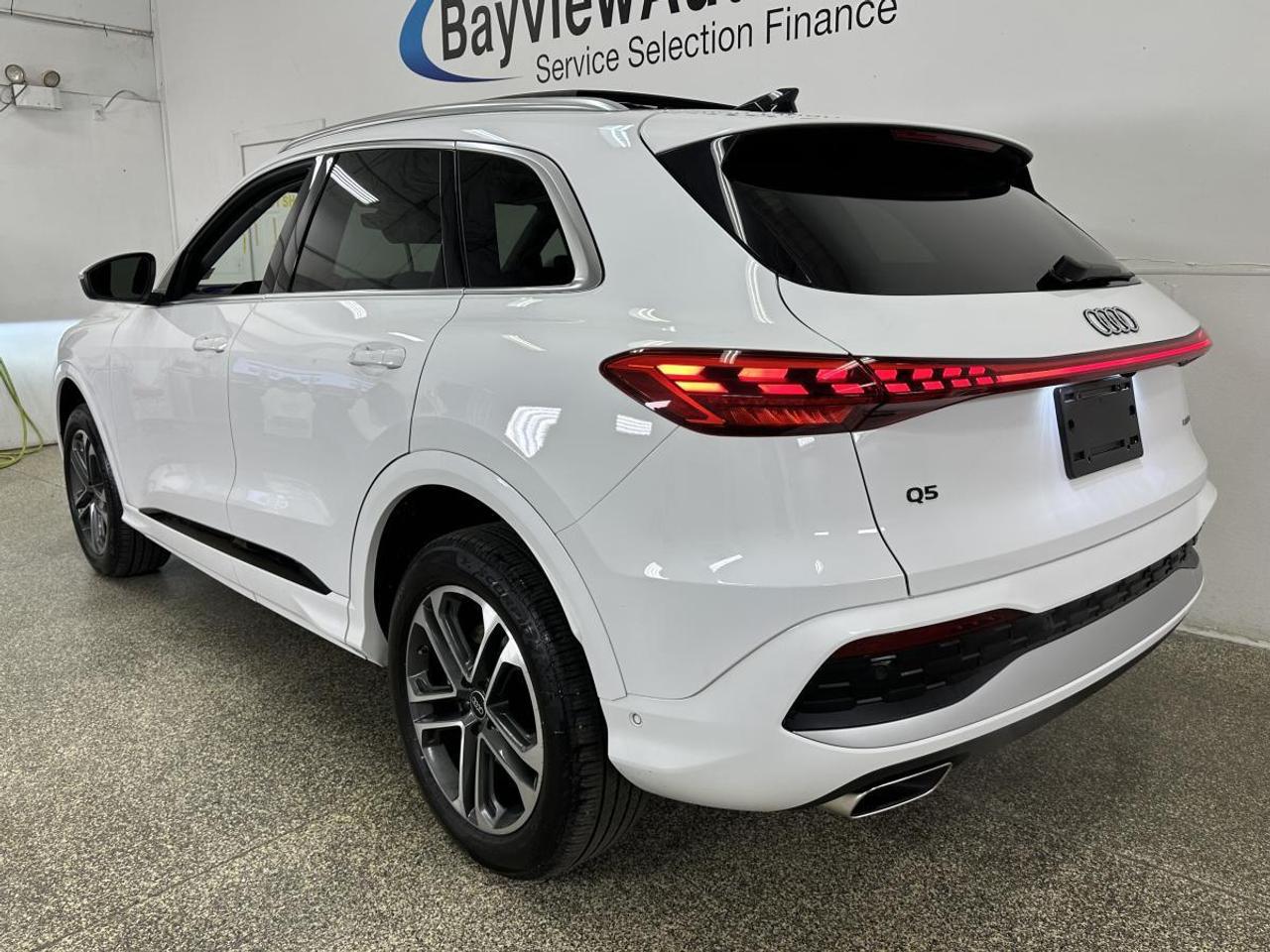 2026 Audi Q5 2.0T Progressiv PROGRESSIV/AWD/PANOROOF/NAVI/LEATHER/HUD/12KM! Photo4