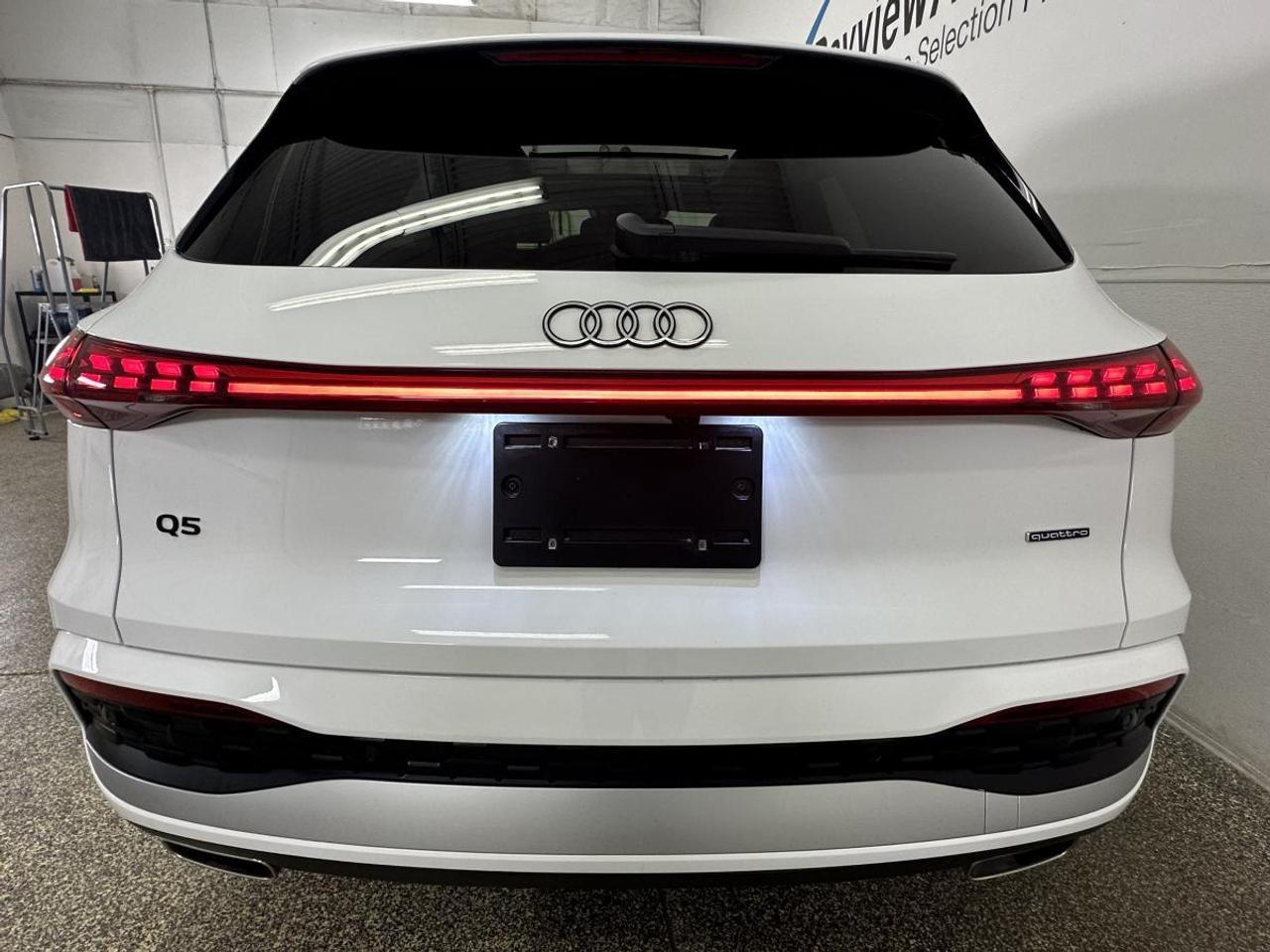2026 Audi Q5 2.0T Progressiv PROGRESSIV/AWD/PANOROOF/NAVI/LEATHER/HUD/12KM! Photo