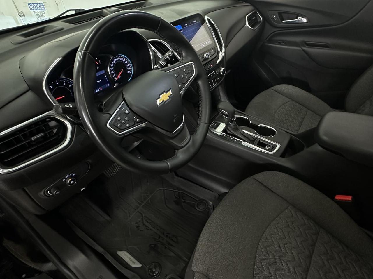 2024 Chevrolet Equinox LT/AWD/PANOROOF/APPLE CARPLAY/REM START/PWR HEATED/MORE! Photo