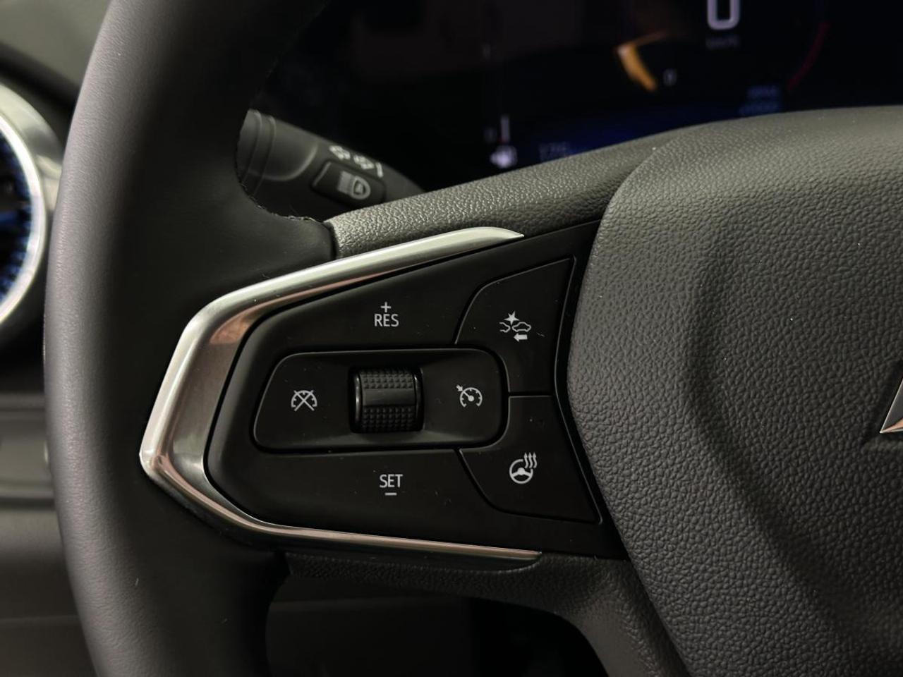2025 Chevrolet Trax LT/19000KAM/ALLOYS/BIG SCREEN! Photo