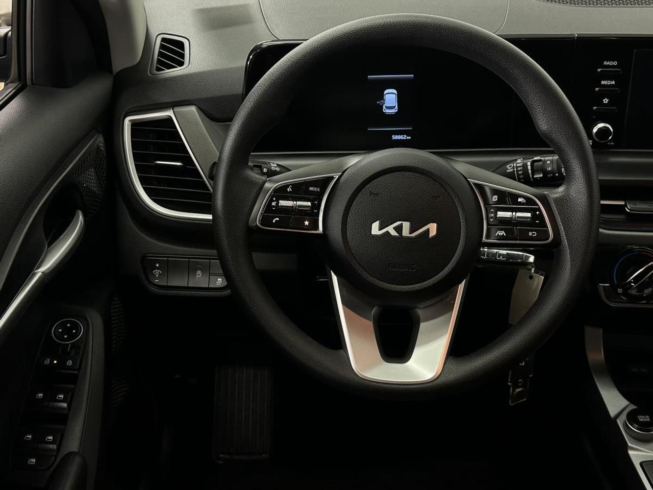 2024 Kia Seltos LX - HEATED SEATS/AC/FULL POWER GROUP/OFF 1 OWNER LEASE! Photo
