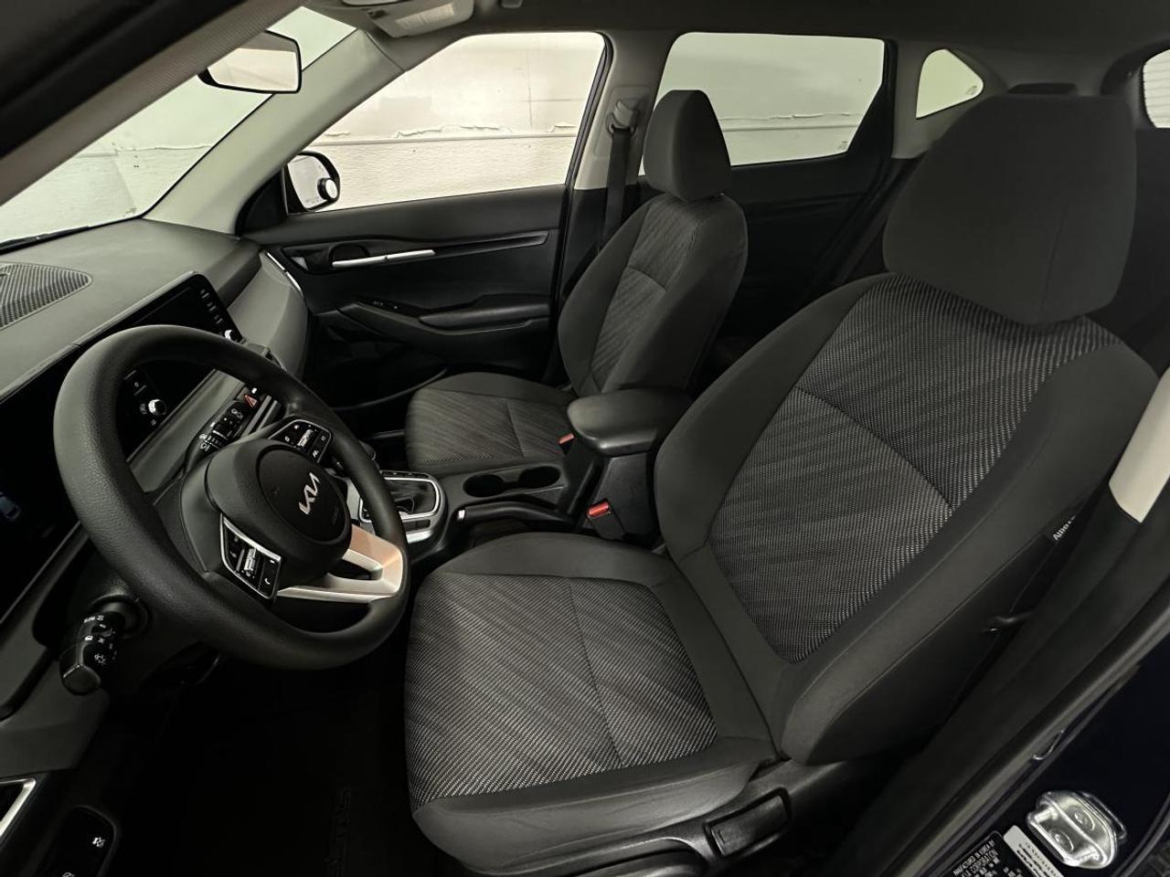 2024 Kia Seltos LX - HEATED SEATS/AC/FULL POWER GROUP/OFF 1 OWNER LEASE! Photo