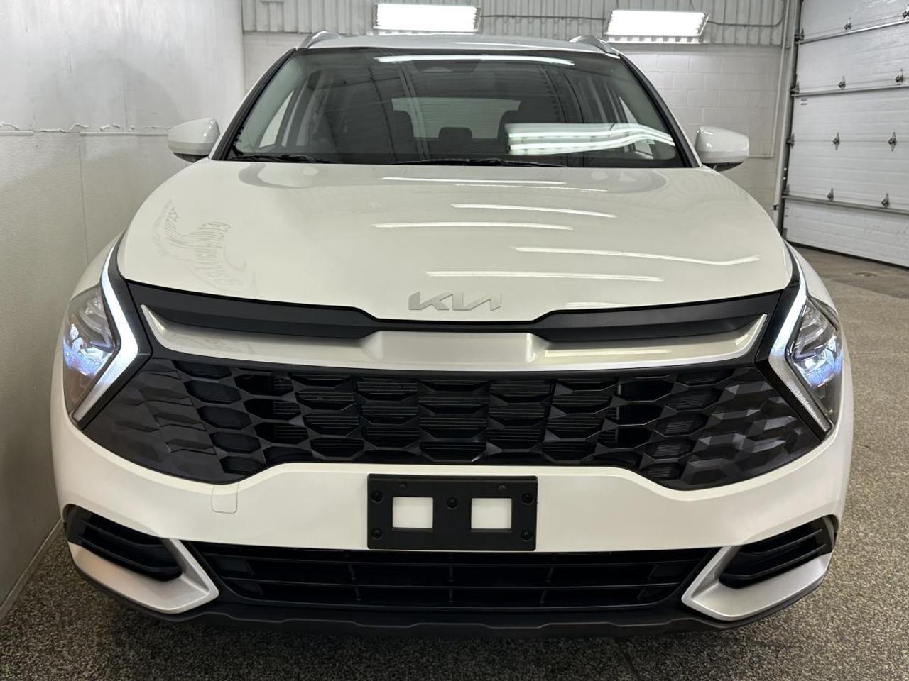 2025 Kia Sportage LX/AWD/8900KM/SHARP/LOCAL TRADE! Photo