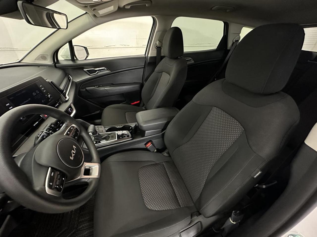 2025 Kia Sportage LX/AWD/8900KM/SHARP/LOCAL TRADE! Photo