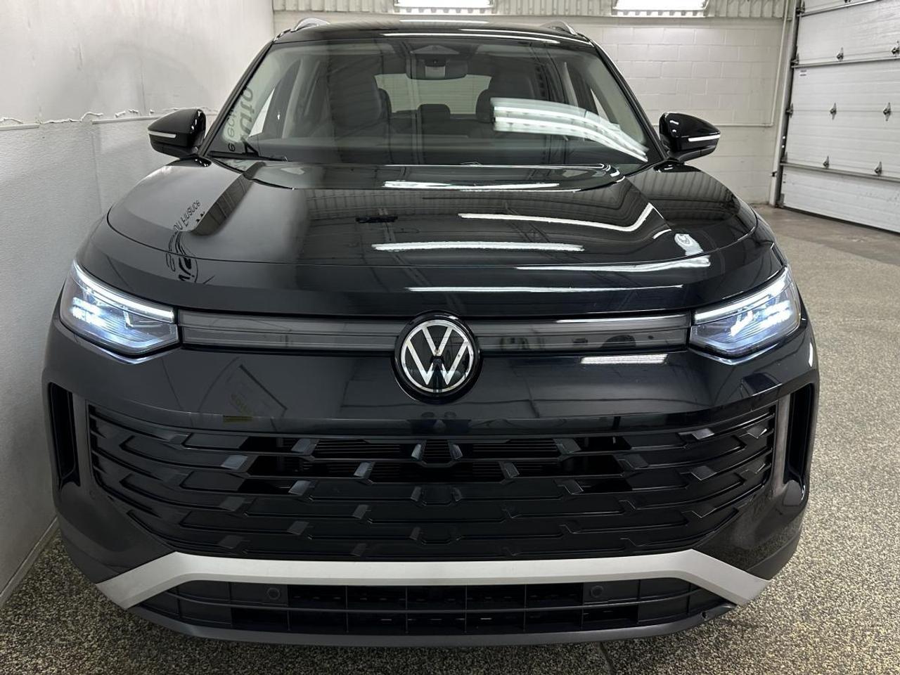 2026 Volkswagen Tiguan Comfortline COMFORTLINE/4MOTION/PWR LEATHER/CARPLAY/27KM! Photo5