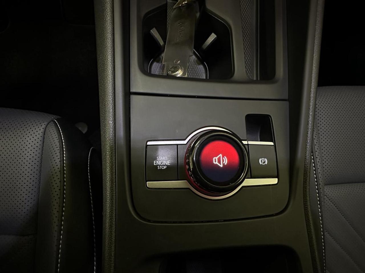 2026 Volkswagen Tiguan Comfortline COMFORTLINE/4MOTION/PWR LEATHER/CARPLAY/27KM! Photo
