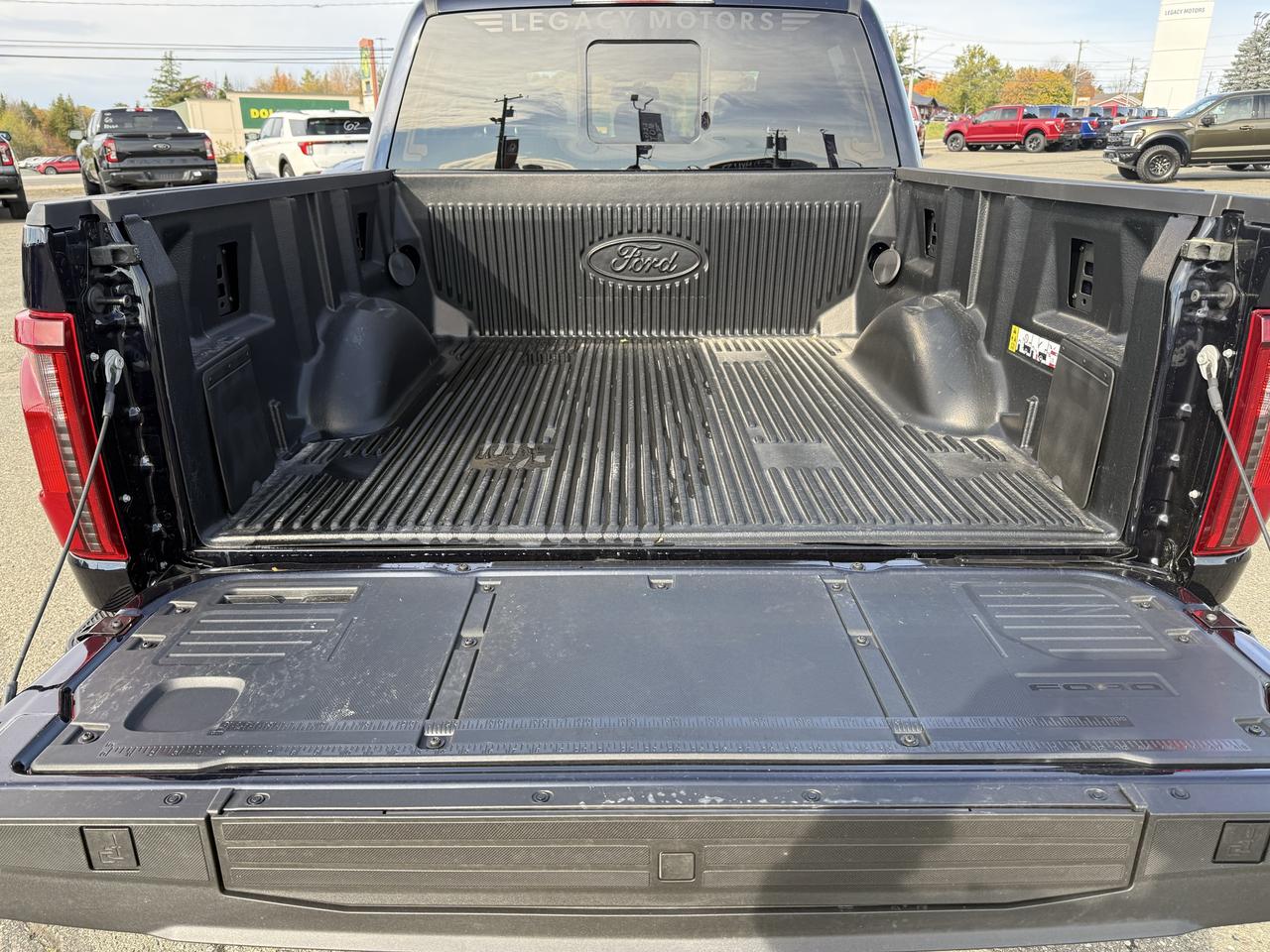2026 Ford F-150 XLT 4WD SuperCrew 5.5' Box Photo4