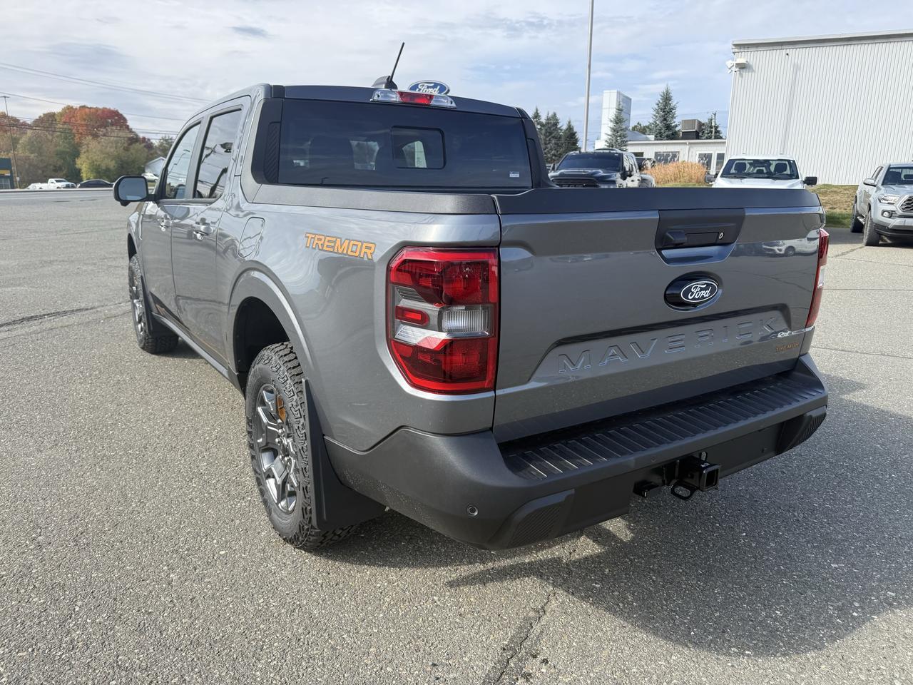 2026 Ford Maverick TREMOR AWD SuperCrew Photo3
