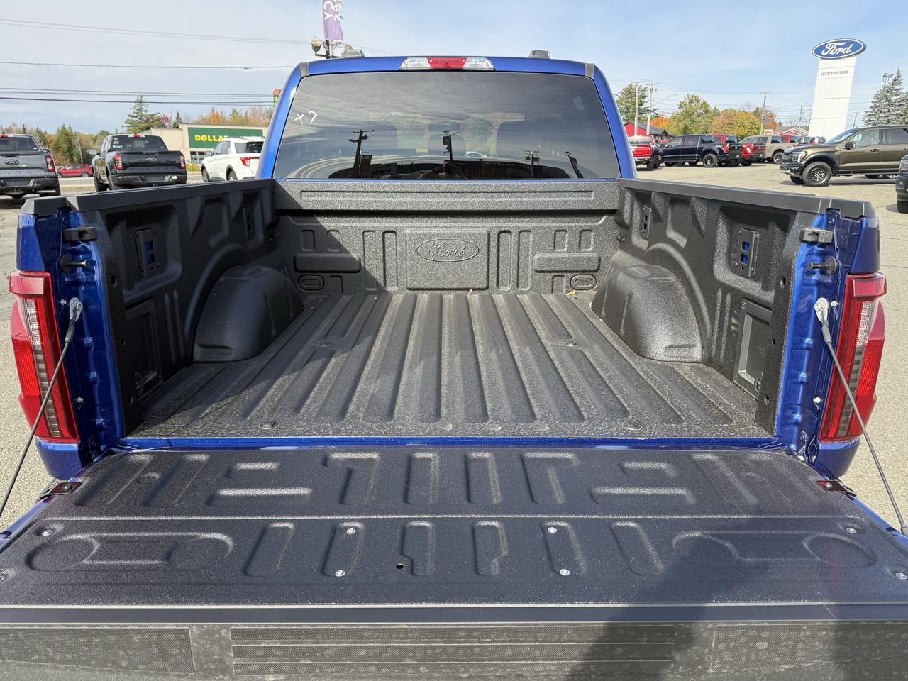 2026 Ford F-150 STX 4WD SuperCrew 5.5' Box Photo4