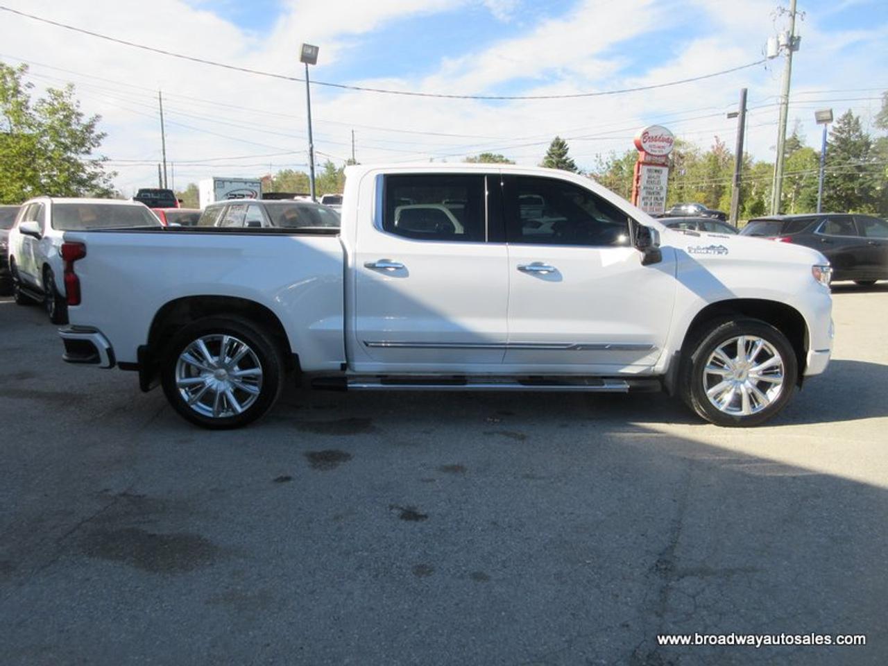 2025 Chevrolet Silverado 1500 LOADED HIGH-COUNTRY-PACKAGE 5 PASSENGER 3.0L - DURAMAX.. 4X4.. CREW-CAB.. SHORTY.. SUNROOF.. LEATHER.. HEATED/AC SEATS.. BOSE AUDIO.. Photo