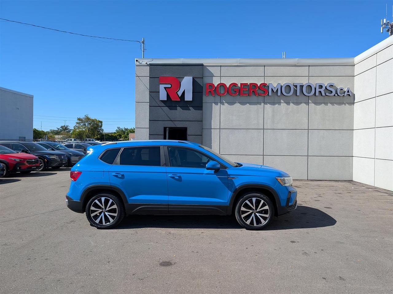 2023 Volkswagen Taos 4MOTION - PANO ROOF - REV CAM - TECH FEATS Photo