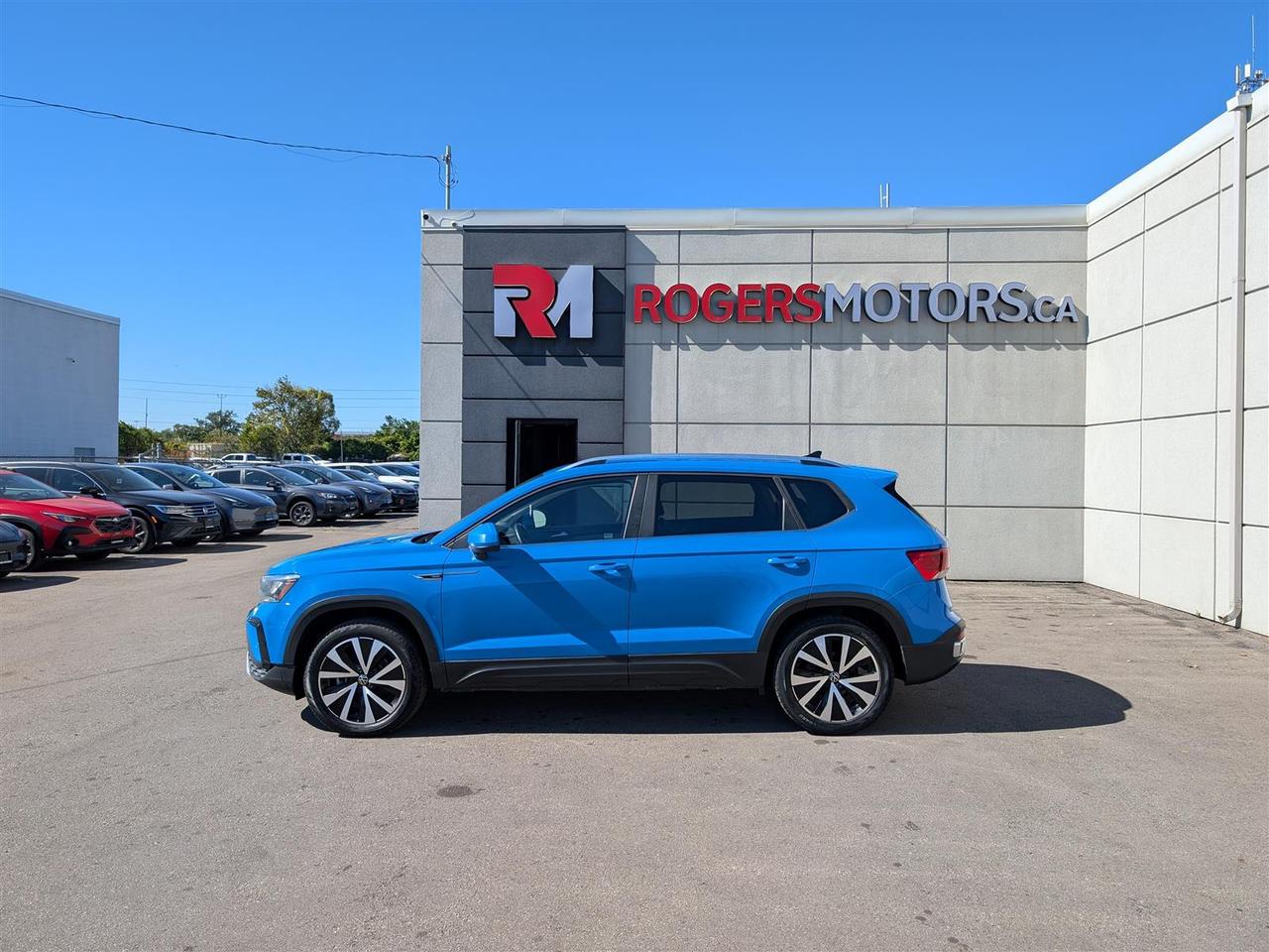 2023 Volkswagen Taos 4MOTION - PANO ROOF - REV CAM - TECH FEATS Photo