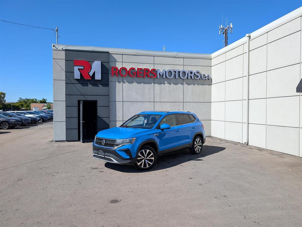 2023 Volkswagen Taos 4MOTION - PANO ROOF - REV CAM - TECH FEATS Photo