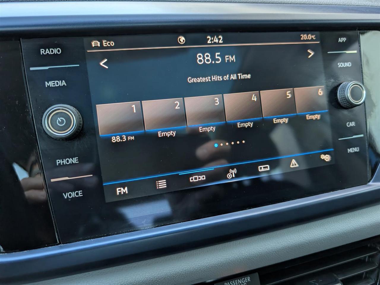 2023 Volkswagen Taos 4MOTION - PANO ROOF - REV CAM - TECH FEATS Photo