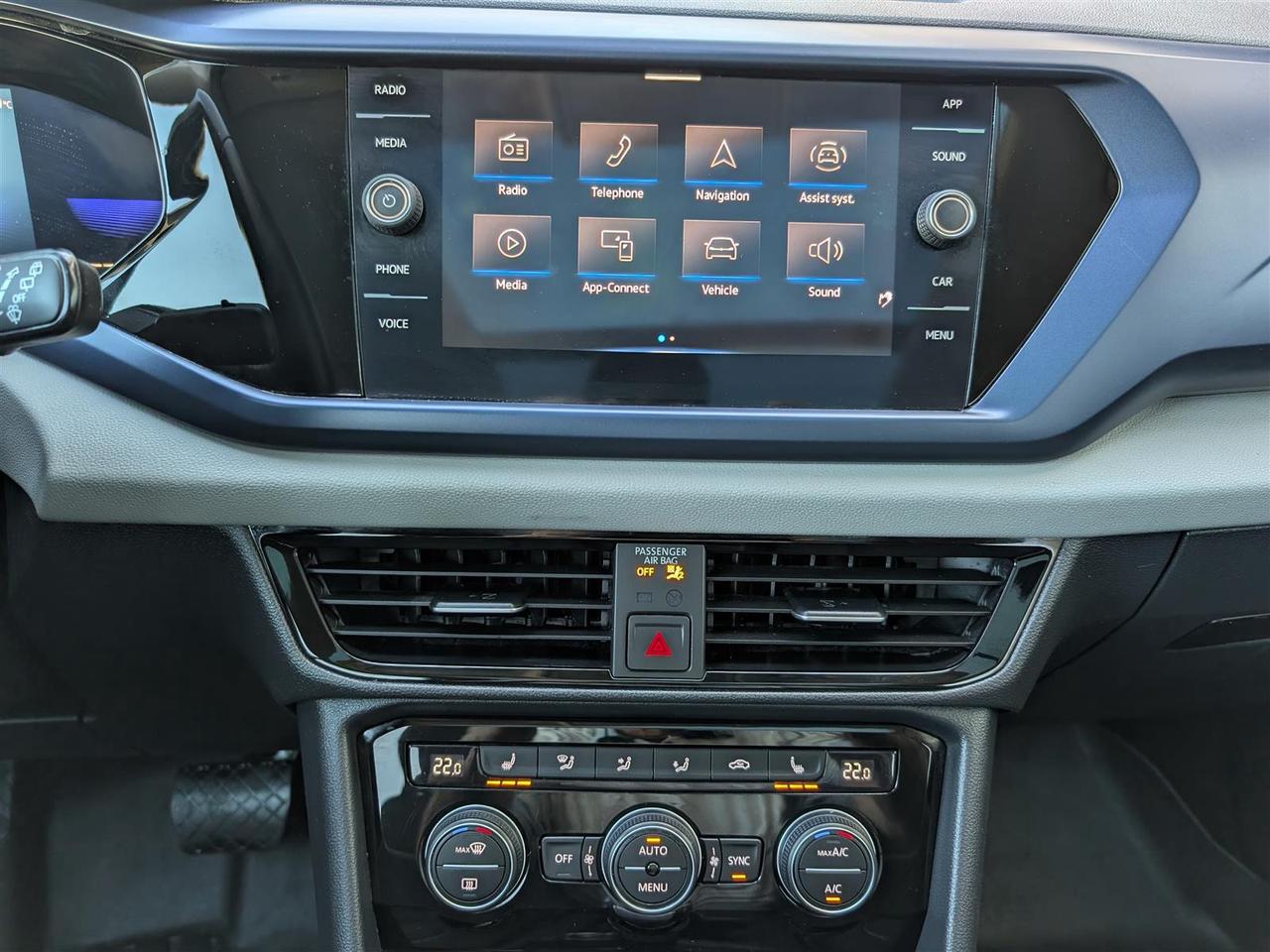 2023 Volkswagen Taos 4MOTION - PANO ROOF - REV CAM - TECH FEATS Photo