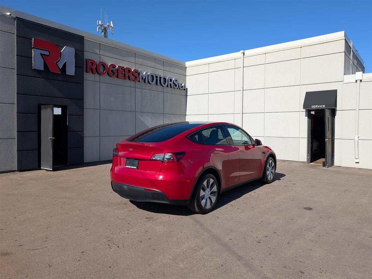 2023 Tesla Model Y LONG RANGE AWD - DUAL MOTOR Photo