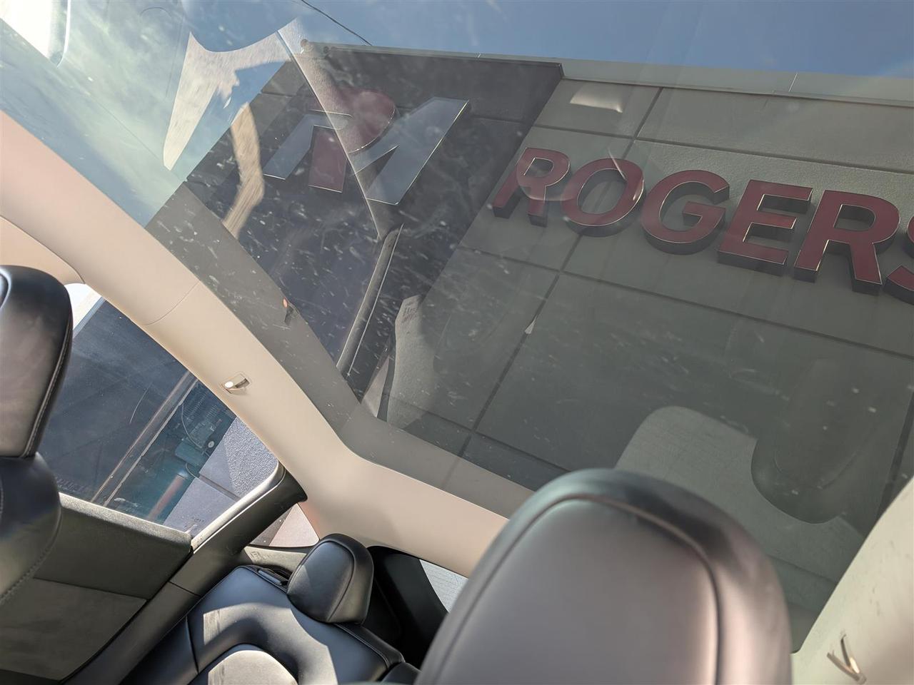 2023 Tesla Model Y LONG RANGE AWD - DUAL MOTOR Photo