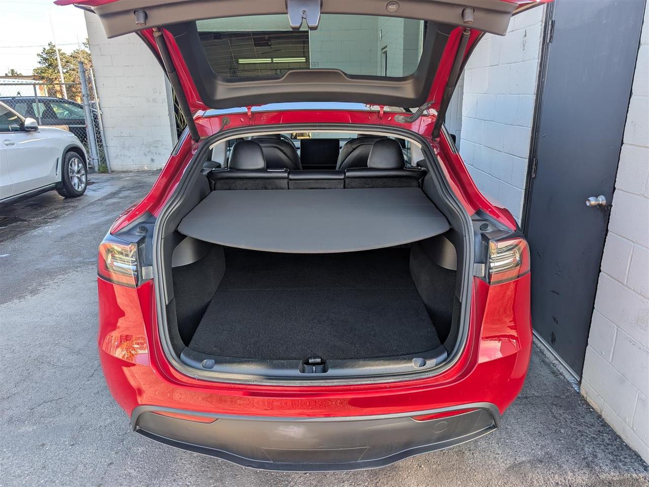 2023 Tesla Model Y LONG RANGE AWD - DUAL MOTOR Photo