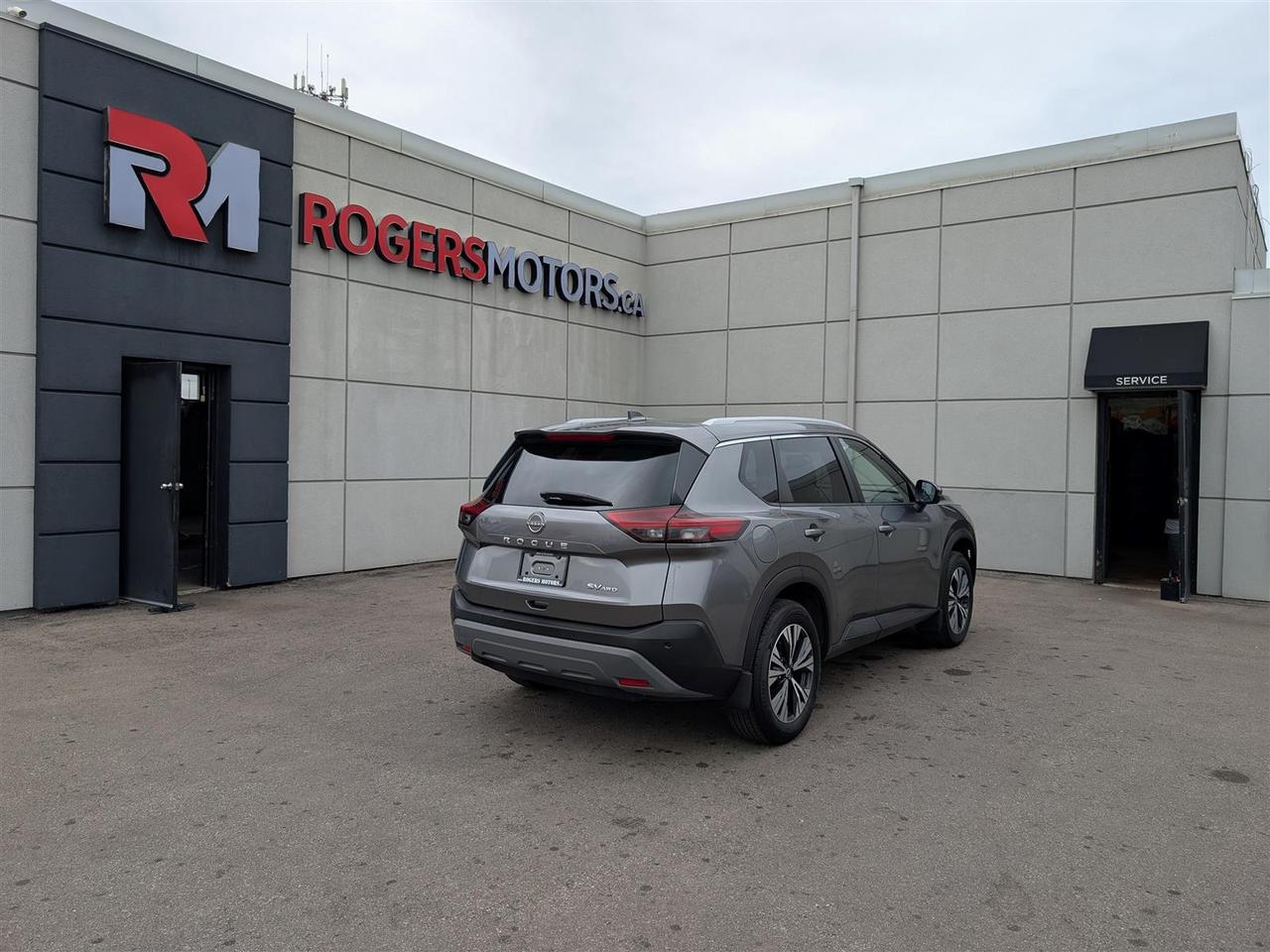 2023 Nissan Rogue SV AWD - PANO ROOF - REV CAM - TECH FEATS Photo