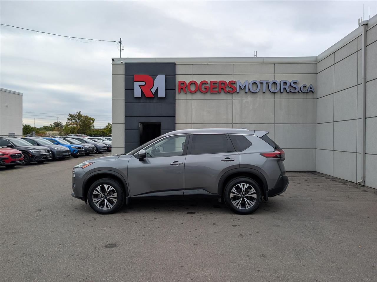2023 Nissan Rogue SV AWD - PANO ROOF - REV CAM - TECH FEATS Photo5