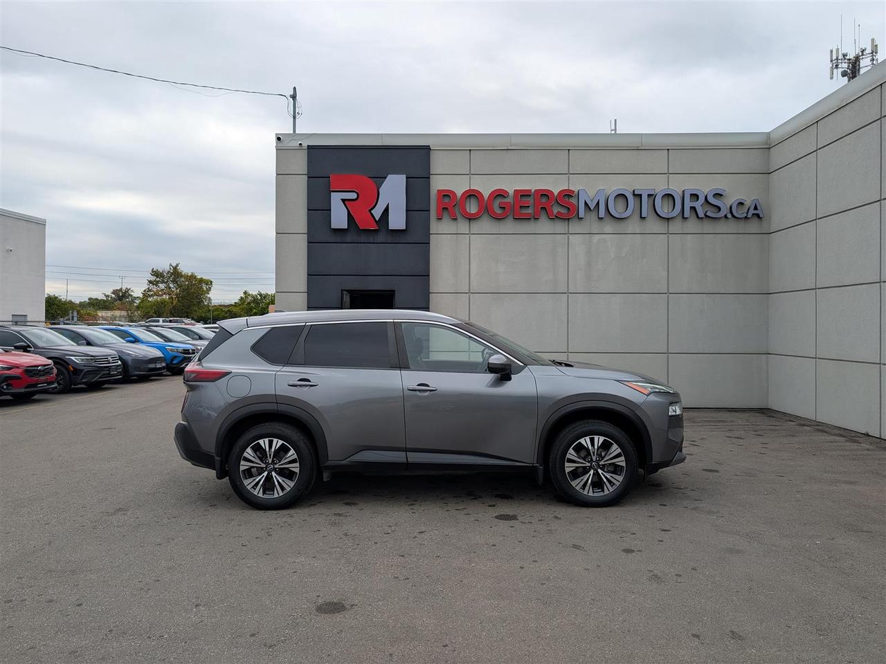 2023 Nissan Rogue SV AWD - PANO ROOF - REV CAM - TECH FEATS Photo