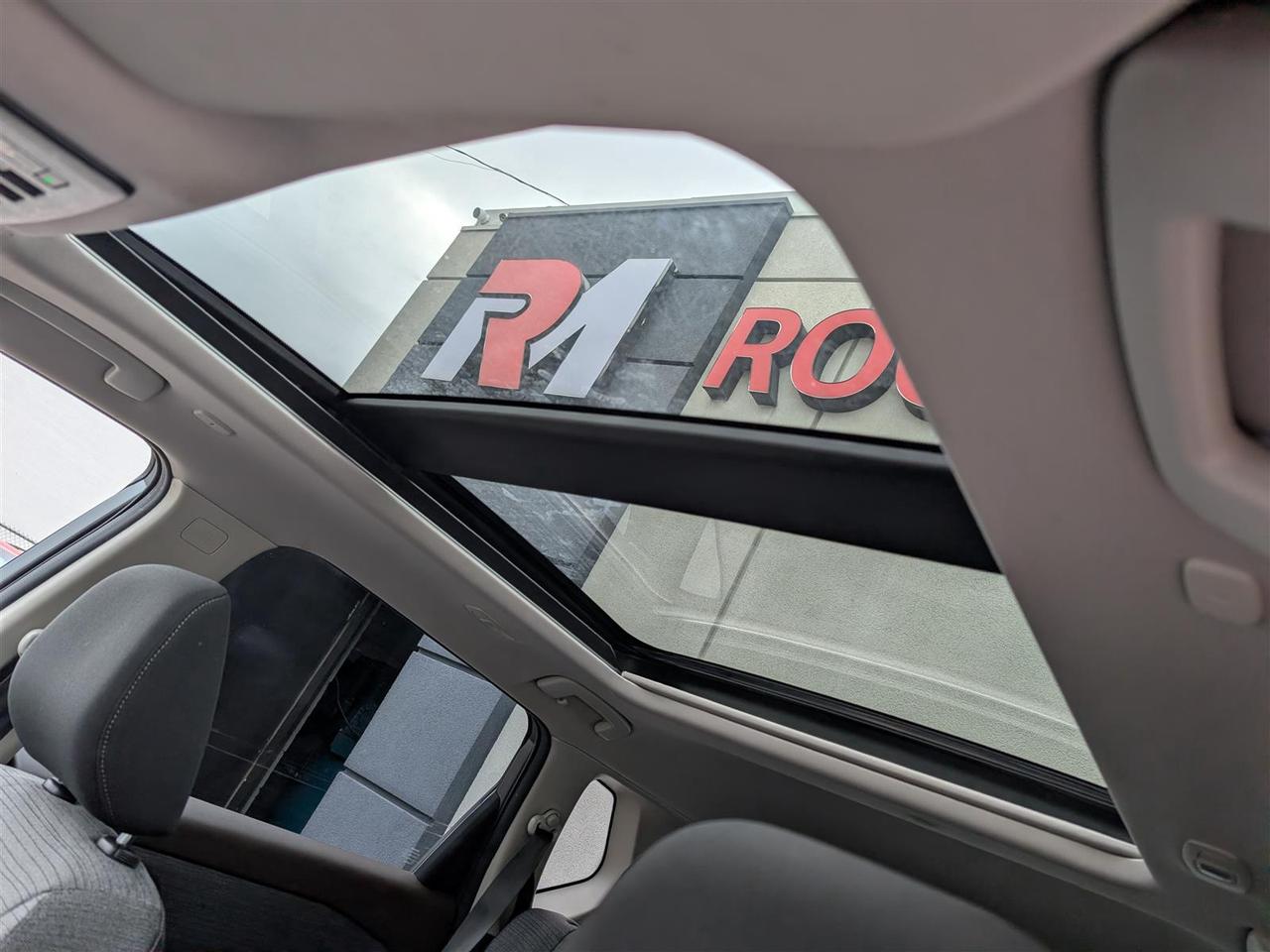 2023 Nissan Rogue SV AWD - PANO ROOF - REV CAM - TECH FEATS Photo