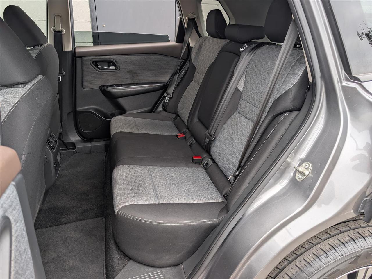 2023 Nissan Rogue SV AWD - PANO ROOF - REV CAM - TECH FEATS Photo