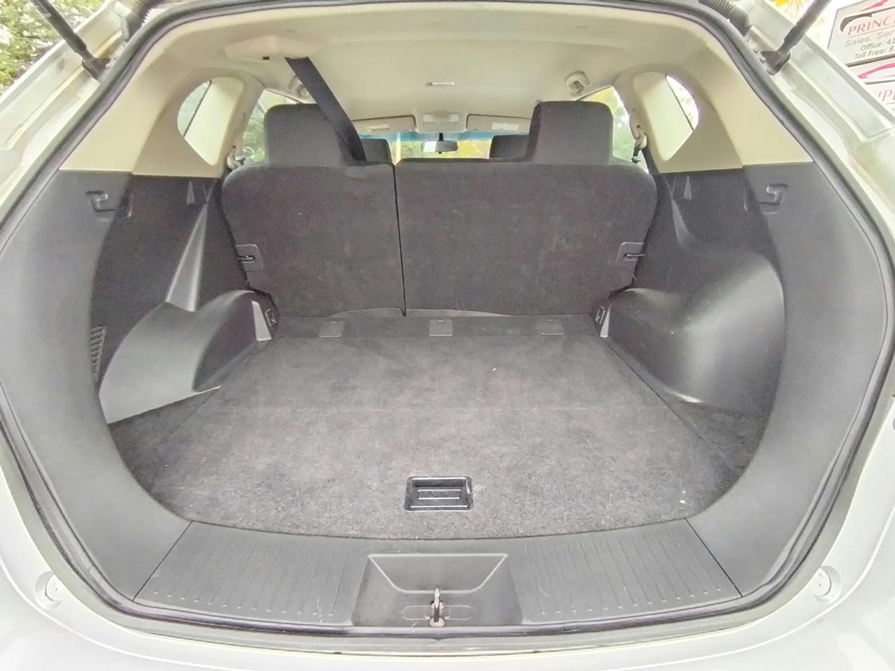 2013 Nissan Rogue SV Photo