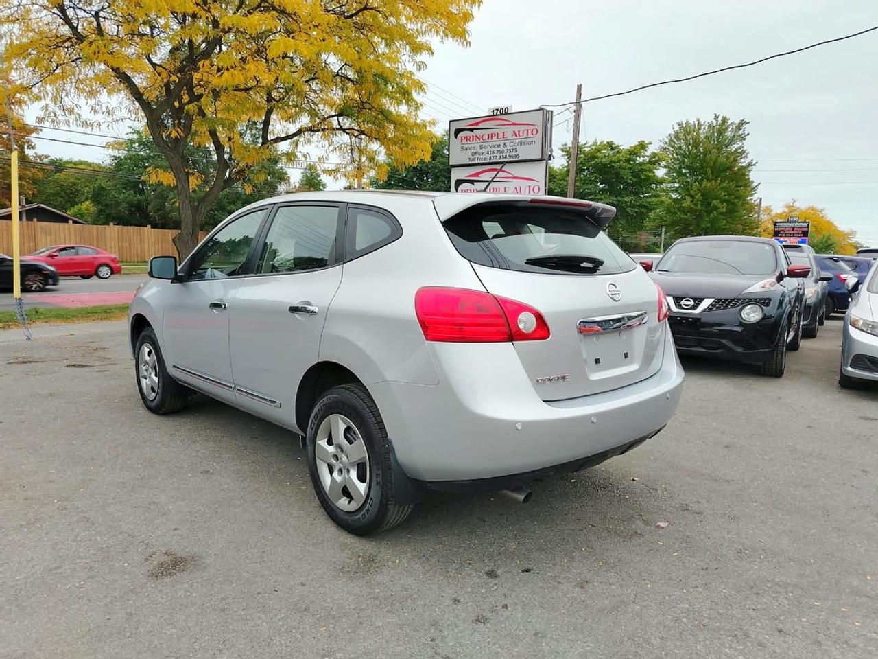 2013 Nissan Rogue SV Photo