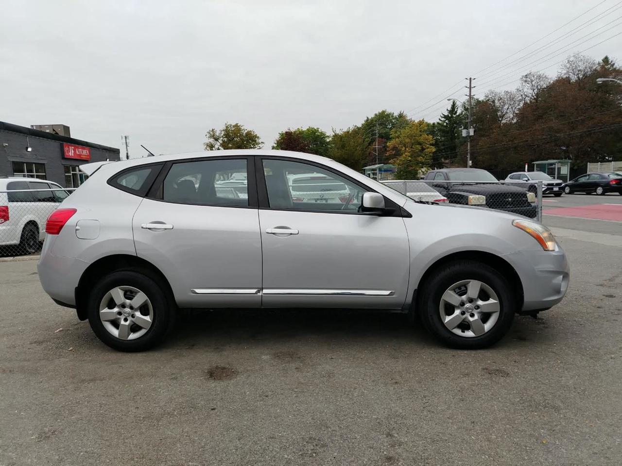 2013 Nissan Rogue SV Photo