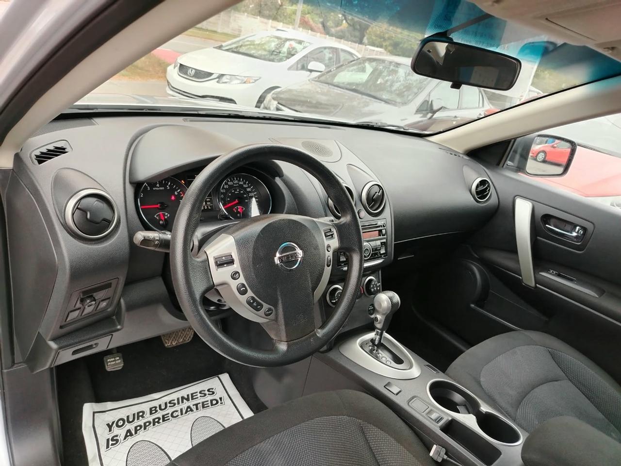 2013 Nissan Rogue SV Photo