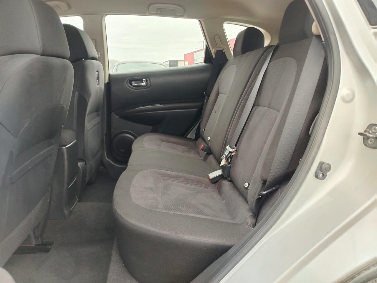 2013 Nissan Rogue SV Photo