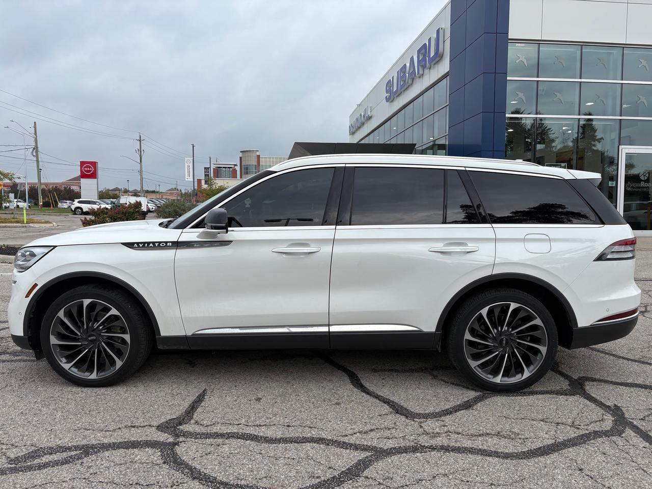 2020 Lincoln Aviator Reserve NO ACCIDENTS!! LOW KMS!! Photo5